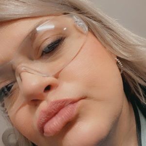 Meet your Posher, Stacy